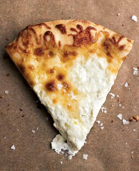 White Pizza White Pizza Recipe, Pizza Blanca, Ricotta Pizza, White Pizza Recipes, Calzone Pizza, Pizza Bianca, White Pizza, Pizza Recipes Homemade, Chapati