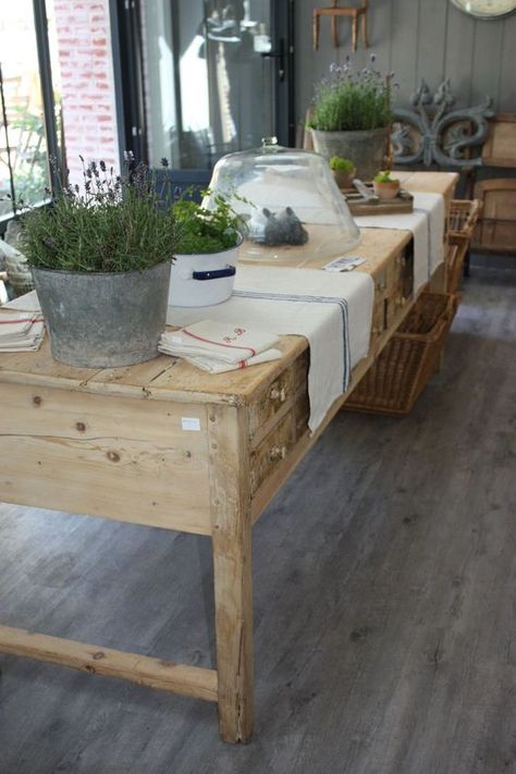 French rustic: Garden Tables, Potting Table, French Rustic, Cozy Kitchen, French Country Cottage, French Farmhouse, Farm Table, Cool Ideas, Décor Diy