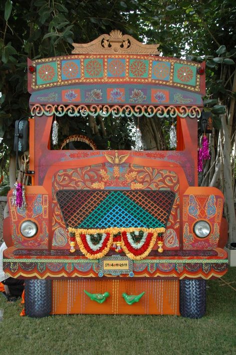 Photo of truck photobooth Wedding Hairsyles, Stall Decorations, Photobooth Ideas, Wedding Photobooth, Mehendi Decor, Modern Indian Wedding, Wedding Photo Booth Props, Indian Theme, Kitsch Decor