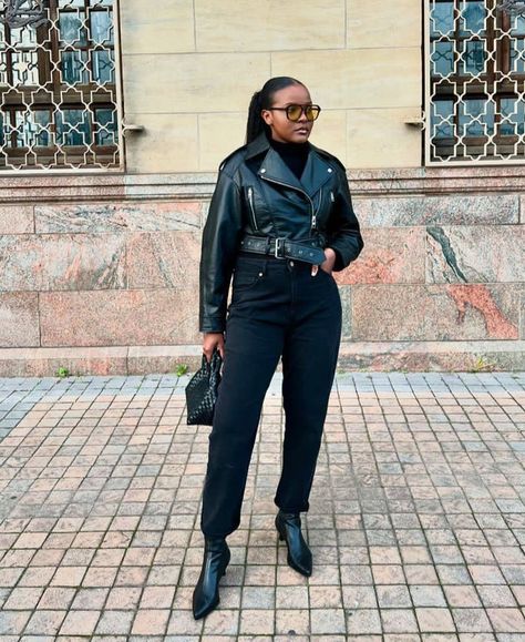 Hm Boots, Black Work Outfit, Zara Leather Jacket, Zara Bag, Bag Zara, Casual Street Wear, Winter Fashion Outfits Casual, Trouser Outfits, Stylish Work Outfits