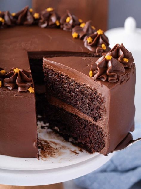 Chocolate Cake Moist, Classic Chocolate Cake, Black Magic Cake, Cake Magic, Decadent Chocolate Cake, Leftover Cake, Magic Cake, Cake Recipes From Scratch, Moist Cakes