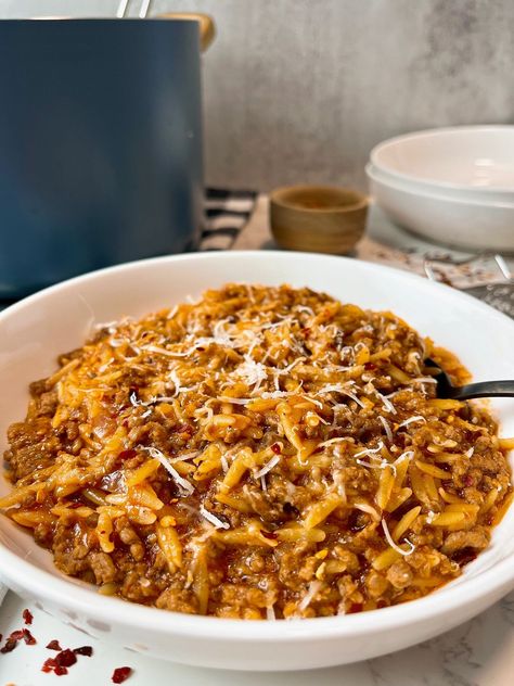 One Pot Orzo Recipes Healthy, Orzo Ground Beef, Orzo Recipes With Ground Beef, Hamburger And Orzo Recipes, Orzo With Ground Beef, Orzo Bolognese, Crockpot Orzo Recipes, Orzo Ground Beef Recipes, Orzo With Beef