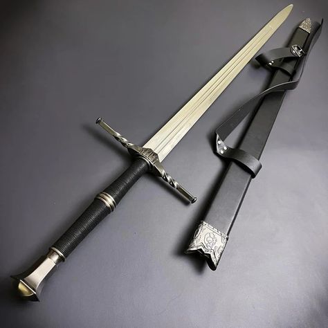 Fantasy Longsword Designs, Longsword Dnd, Long Swords Fantasy, Longsword Fantasy, Longsword Design, Cybernetic Arm, Tactical Swords, Tactical Gear Loadout, Swords Medieval