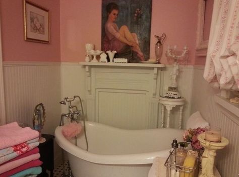 Storybook Bathroom, Vintage Bath, Shabby Chic Bathroom, Shabby Chic Pink, Vintage Bathrooms, Chic Bathrooms, Bathroom Inspo, Dream Apartment, House Room