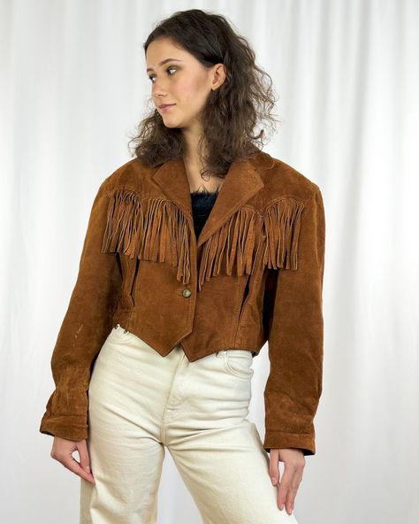 (Available) This vintage suede fringe jacket scratches my soul in all the good ways. 🥹 Size M Genuine leather Very good condition, a couple minor imperfections on the leather but otherwise clean and very well kept Price : 64€ - DM to buy - Pick up in Vienna or shipping in EU #vintage #vintageclothing #secondhandshop #thrifting #vintagefashion #wien #vienna #slowfashion #wienliebe #westernstyle #fringejacket #suedejacket vintage leather jacket, vintage shop vienna, second hand Vienna Trendy Leather Jacket, Brown Fringe, Statement Jacket, Knit Outerwear, Suede Fringe Jacket, Vintage Cowboy, Fringe Jacket, Vintage Suede, Cowboy Style