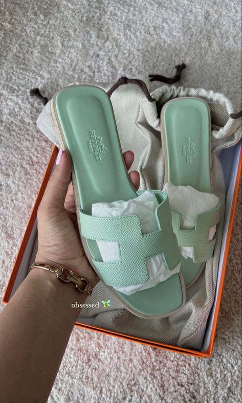 #sandals #sliders #hermes #fashion #luxury #slides Vestidos Sport, Hermes Oran Sandals, Hermes Fashion, Luxury Slides, Pretty Sandals, Shoes Heels Classy, Shoes Outfit Fashion, Hermes Oran, Girly Shoes