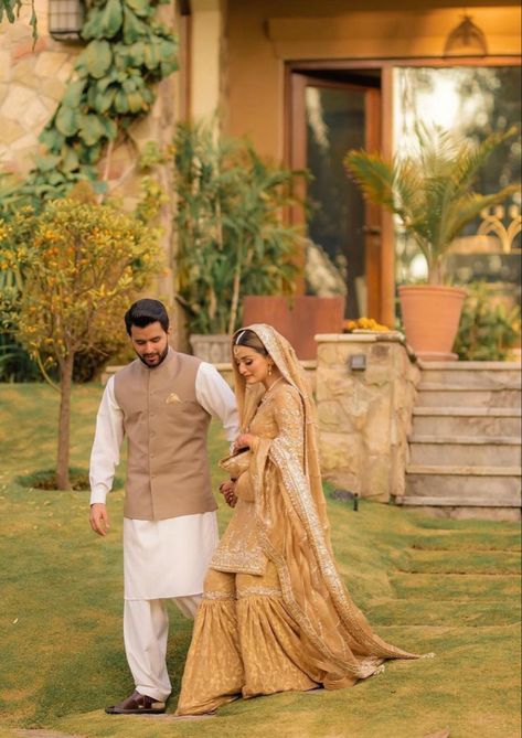 Nikkah Couple, Nikkah Pictures, Mehendi Event, Nikkah Ideas, Nikah Outfit, Dress Couple, Muslim Wedding Photography, Sherwani For Men Wedding, Nikah Dress