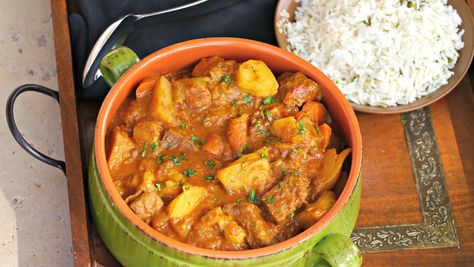 This African beef stew recipe is slow-cooked to develop an unbeatable flavour and meltingly tender texture. The combination of spices used in this hearty stew is what creates a unique taste setting this stew apart from most. Serve as is or with rice African Stew, Spiced Beef, Beef And Potatoes, Hearty Stews, Beef Stew Recipe, Beef Stew, Healthy Ingredient, Hearty Meals, Stew Recipes