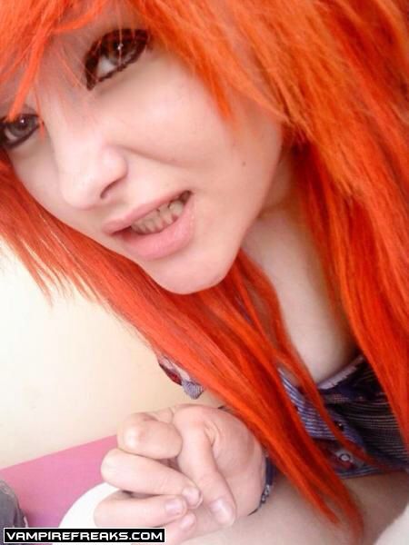 Scene girl Orange Scene Hair, Scene Girl Hair, Alternative Hairstyles, Scene Hairstyles, Emo Scene Girls, Emo People, Scene Punk, Scene Girl, Fancy Hair