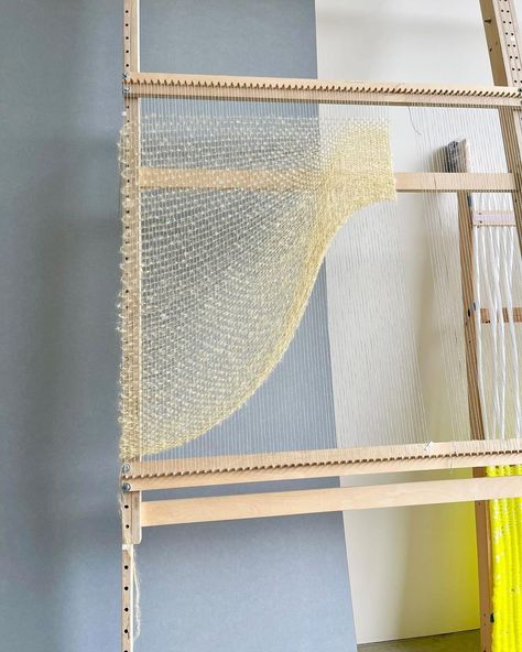 All Posts • Instagram Traditional Weaving Pattern, Easy Weaving Projects, Knit Artist, Frame Loom Weaving, Weaving Fabric, Saori Weaving, Earth Tone Wall Art, Weaving Inspiration, Weaving Tools