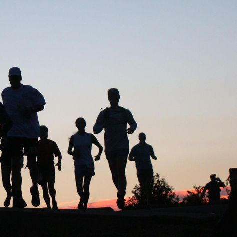 Running With Friends Aesthetic, Running Group Aesthetic, Running Marathon Aesthetic, Run Club Aesthetic, Trail Running Aesthetic, Marathon Aesthetic, Marathon Photo, Ultra Trail Running, Running Competition