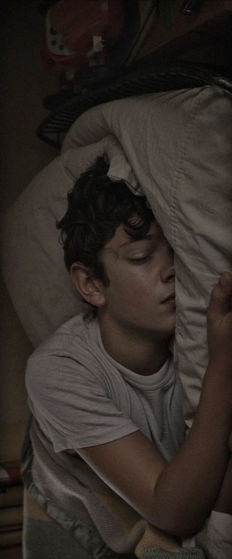 Andy Barclay 2019, Noah Jupe Wonder, Noah Jupe A Quiet Place, Little Boy Aesthetic, Bed Outfit, Narnia Cast, Night Manager, Instagram Thoughts, San Diego State University