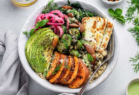 Halloumi Buddha Bowl, Halloumi Bowl Recipes, Buddha Bowl Ideas, Buddha Bowl Dressing, Autumn Wellness, Halloumi Bowl, Quinoa Buddha Bowl, Bowl Dressing, Buddha Bowl Recipe