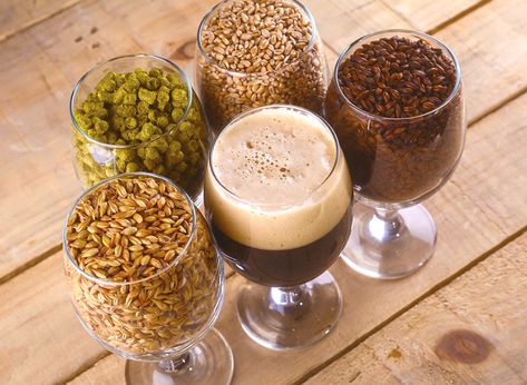 Here's a few insights and tips for brewing a porter beer recipe. There's also a 5 gallon recipe for brewing an English-style porter from malt extract. How To Make Beer At Home, Porter Beer, Beer Ingredients, Wine Making Kits, Brewing Recipes, Beer Photography, Homebrew Recipes, Bar Sala, Dark Beer