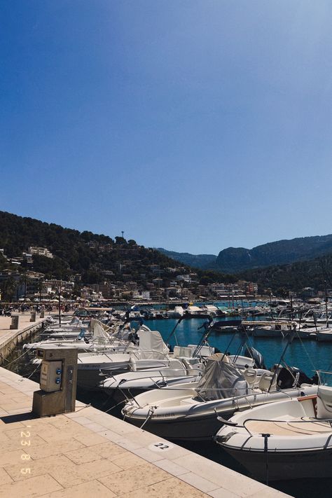 #mallorca #soller #portdesoller #travel #reisen #aesthetic #harbour #boat #europe Port Soller Mallorca, Port De Soller Mallorca, Port De Soller, Life Is Good, Spain, Coconut, Good Things, Collage, Travel