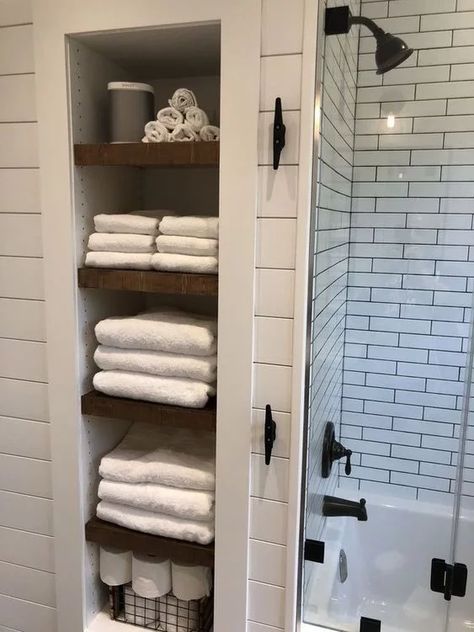 Makeover Kamar Mandi, Diy Bathroom Storage, Decor Baie, Small Bathroom Design, Bathroom Renos, Decor Minimalist, Bathroom Remodel Master, Farmhouse Bathroom, Bathroom Shelves