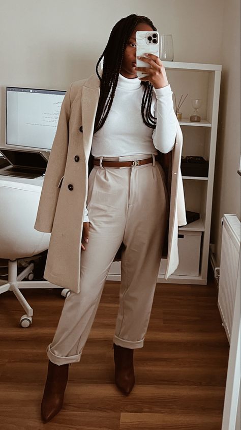 Black Pants Brown Belt Outfit Women, Ralph Lauren Belts Women Outfit, Old Money Aesthetic Pants, Ralph Lauren Belt Outfit, Outfits With Steve Madden Boots, Brown Belt Outfit Women, Tan Belt Outfit, Brown Heels Outfit, Waist Belt Outfit