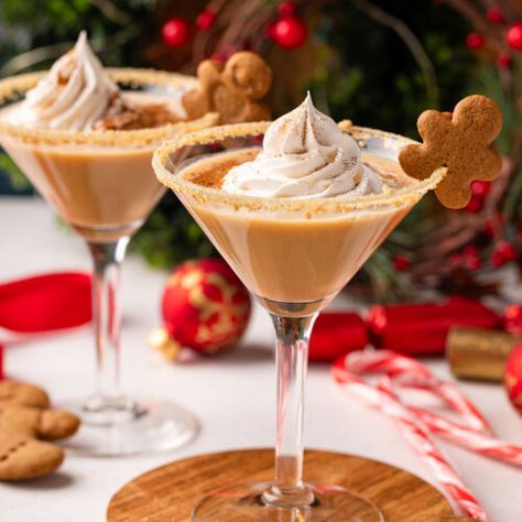 The Perfect Gingerbread Martini - Eating With Erica Gingerbread Espresso Martini Recipe, Vodka Based Holiday Cocktail, Outback Gingerbread Martini, Gingerbread Martini Recipe Outback, Christmas Cocktails Gingerbread, Gingerbread Mocktail Recipe, Ginger Bread Cocktail, Holiday Drink Board, Holiday Brunch Cocktails