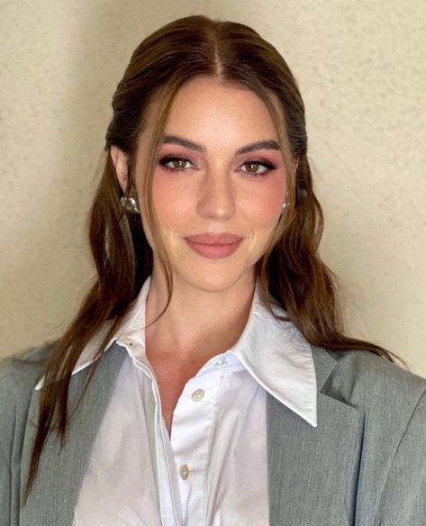 Adelaide Kane Instagram, Dog Captions For Insta, Adeline Kane, Instagram Magazine, Cora Hale, Fashion Tiktok, Adelaide Kane, My Queen, Selfie Ideas Instagram