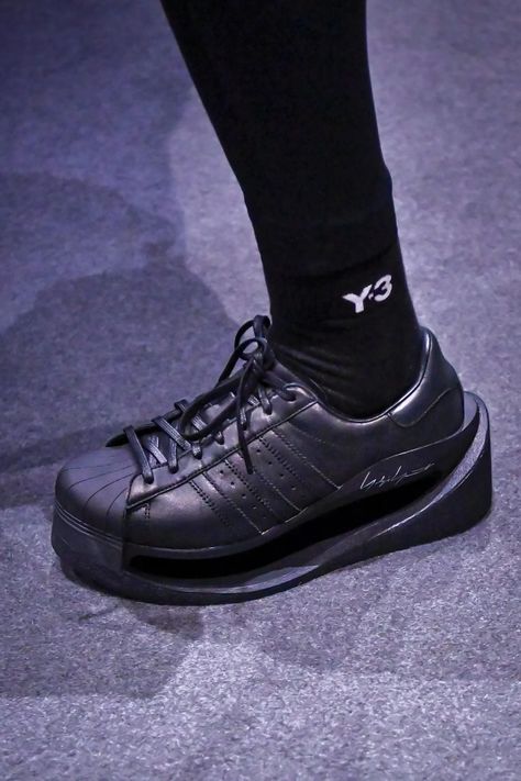 Adidas Y-3 Spring 2025 Men’s Collection and Shoes, Photos – Footwear News Spring 2025, Men's Collection, Paris Fashion, Paris Fashion Week, Sneakers Fashion, Fashion Shoes, Fashion Week, Street Style, Adidas