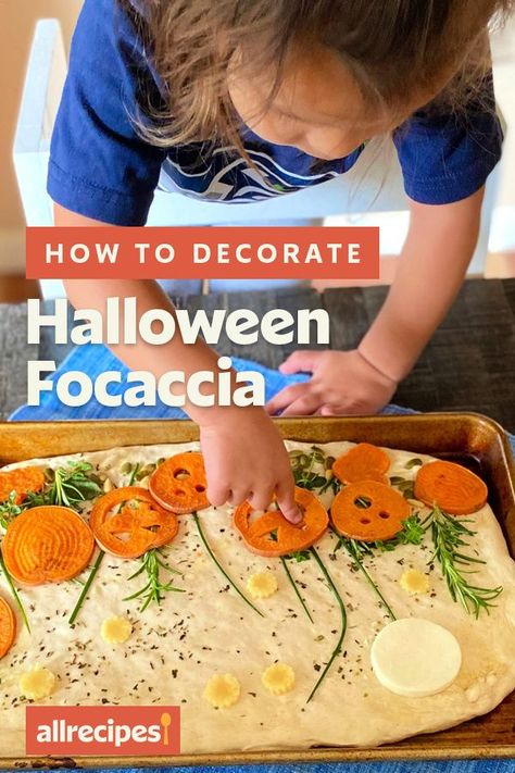 How to Decorate Halloween Focaccia | "Halloween is the perfect opportunity to turn focaccia into fun, fanciful, and sometimes creepy works of edible art. Plus, the kids will love helping you come up with creative ideas —which can easily be turned into a side dish or even dinner." #halloween #halloweenrecipes #halloweenideas Food Art Halloween, Focaccia Bread Art Halloween, Focaccia Bread Art Fall, Fall Focaccia Art, Edible Garnishing Ideas, Foccacia Bread Halloween, Halloween Baking Savoury, Halloween Focaccia Bread, Halloween Foccacia Bread