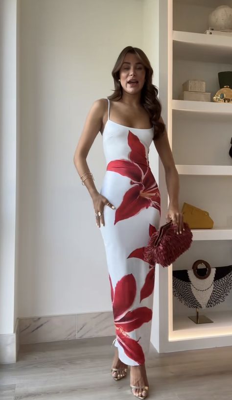 Orchid Dress Outfit, Fitted Red Beach Dress, Beach Dress Pics, Hawaii Outfit Aesthetic, Hawai Party Outfit, Hawaii Dress Outfit Ideas, Flowers Dress Outfit, Hawaii Outfits Aesthetic, Mexico Trip Outfits