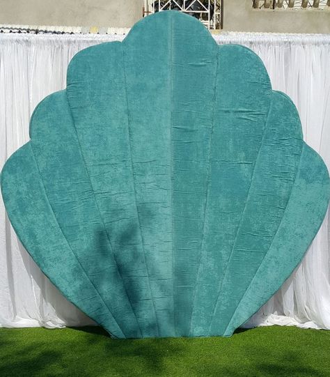 Big Shell Decor, Diy Large Clam Shell Prop, Sea Shell Backdrop, Shell Backdrop, Under The Sea Backdrop, Oyster Shells Diy, Giant Clam Shell, Big Shell, Ocean Adventure