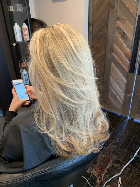 c h e m a i n e e e Blond Vanilla Highlights, Blonde Long Layers Mid Length, Light Blonde Full Highlights, Blonde Hair To Show Hair Dresser, Medium Length Blonde Layers, Blond Hair With Layers, Blonde Haircuts Long, Very Blonde Highlights, Blonde Long Hair With Layers