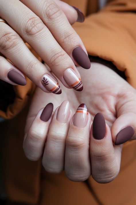 Embrace the fall season with these stunning short copper ombre nails! The rich, warm tones blend beautifully, capturing the essence of autumn leaves. Perfectly polished and effortlessly chic, this nail style combines the latest trends with a classic touch, making it ideal for any occasion. So, if you're searching for unique fall nail ideas that stand out yet remain subtle, these short nails will inspire your next manicure! Autumn Nail Designs 2024 Short, Nail Art Autumn 2024, Fall Nails 2024 Trends, Fall Nail Trends 2024, November Nail Ideas Short, Nails Copper, Copper Nails Designs, Moms Nails, Fur Nails