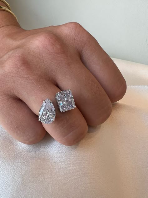 Dig Jewelry, Future Jewelry, Large Engagement Rings, Princess Cut Ring, Crystal Jewelry Necklaces, Dream Wedding Ring, Ring Inspo, Princess Cut Moissanite, Princess Cut Rings