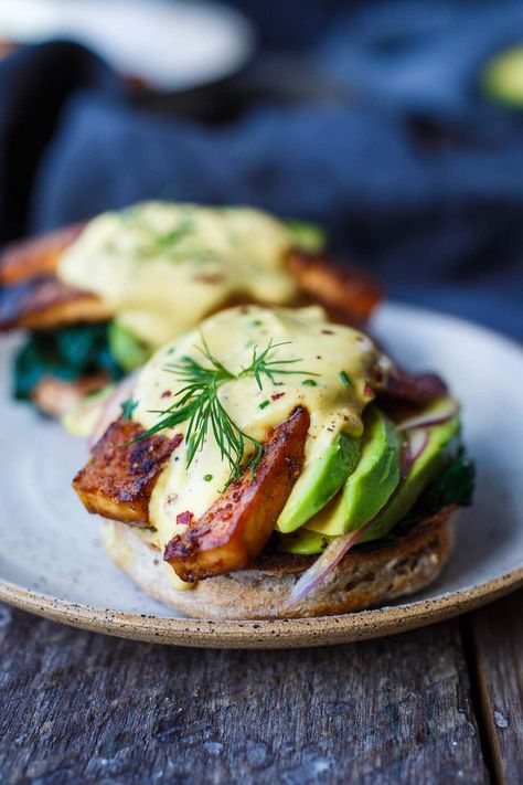 Vegan Eggs Benedict, Vegan Hollandaise, Tofu Bacon, Vegan Hollandaise Sauce, Vegan Cajun, English Dishes, Salty Recipes, Vegan Brunch Recipes, Veg Meals