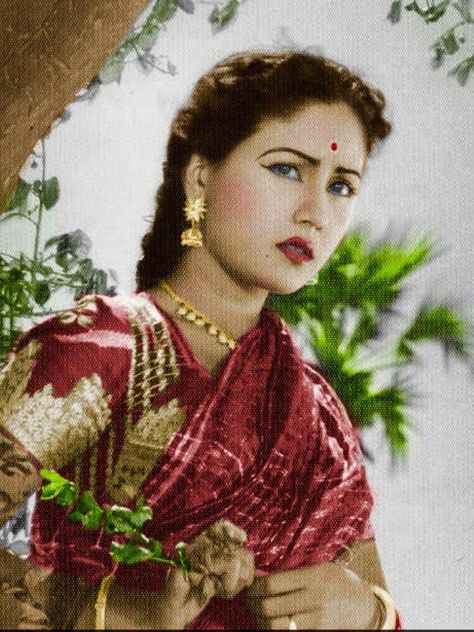 Meena Kumari Mina Kumari, Queen Indian, Indian Retro, Meena Kumari, Egyptian Movies, Classical Beauty, Film World, Buddha Art Painting, Vintage Saree