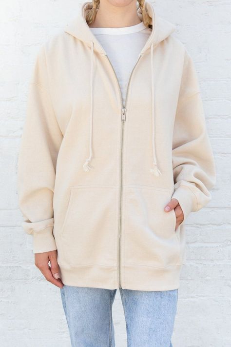 Christy Hoodie Brandy Melville, Oversized Zip Up Hoodie Outfit, Carla Hoodie, Christy Hoodie, Hoodie Weather, Oversized Zip Up Hoodie, Yellow Coat, Hoodie Aesthetic, Yellow Hoodie