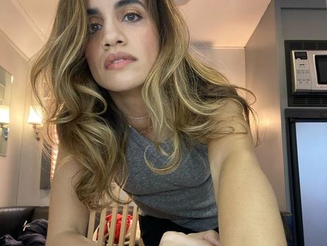 Natalie Morales, Comfort People, Jennifer Love, Dead To Me, Blade Runner, Long Hair Styles, Actors, Instagram Photos, Hair Styles