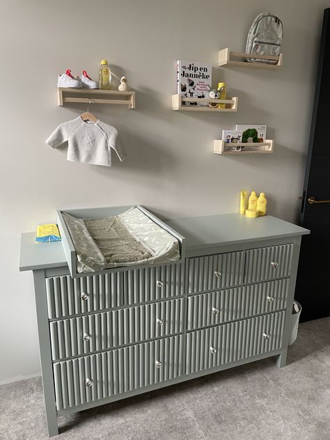 Ikea Hemnes Commode, Ikea Hemnes Diy, Commode Diy, Diy Kast, Hemnes Ikea, Ikea Ideas, Ikea Hemnes, Baby Bedroom, Ikea Hacks