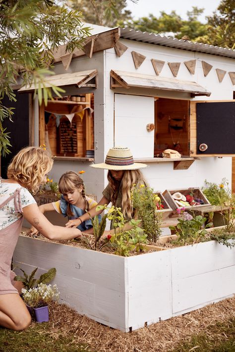 Outdoor Play House, Cubby House Ideas, Kids Cubby Houses, Kids Cubbies, Casa Hobbit, French Country Garden Decor, Country Garden Decor, Play Garden, Outdoor Play Areas