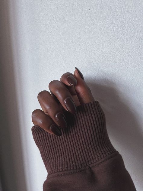 Brown Almond Nails, Dark Skin Nail Polish, Dark Skin Nail Color, Black Almond Nails, Pearl Nails, Almond Shape, Dark Nails, Short Acrylic Nails Designs, Brown Nails