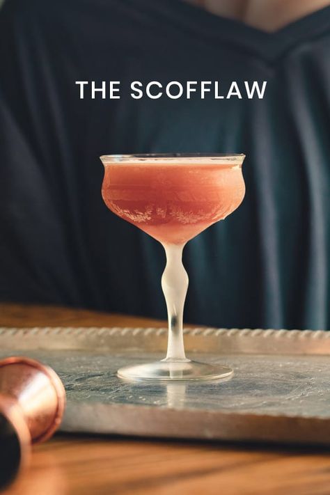 The Scofflaw cocktail is a prohibition era whiskey cocktail recipe that uses grenadine and fresh lemon juice for a deliciously balanced drink. Prohibition Era Cocktails, Scofflaw Cocktail Recipe, Scofflaw Cocktail, Bar Knowledge, Prohibition Cocktails, Lemon Cocktails, Peach Cocktail Recipe, Whiskey Cocktail Recipes, Boulevardier Cocktail