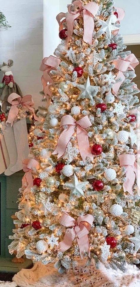 Rustic Pink Christmas Tree, Red White And Pink Christmas Tree, Boho Chic Christmas Tree Pink, Christmas Pink Decorations, Pink Bows Christmas Tree, Red And Pink Christmas Tree, Pink Coquette Christmas Tree, Light Pink Christmas Tree Aesthetic, Pink Xmas Tree