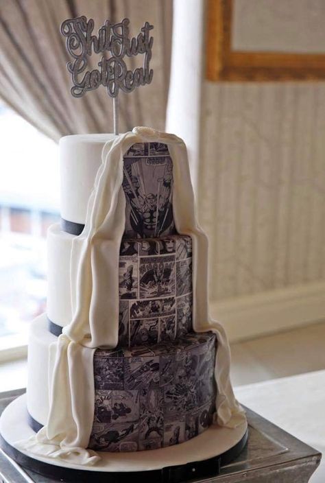 double sided marvel wedding cake Hidden Wedding Cake, Transformers Wedding Cake, Marvel Wedding Ideas, Marvel Wedding Cake, Superhero Wedding Cake, Marvel Wedding, Superhero Wedding, Split Design, Wedding Cake Designs