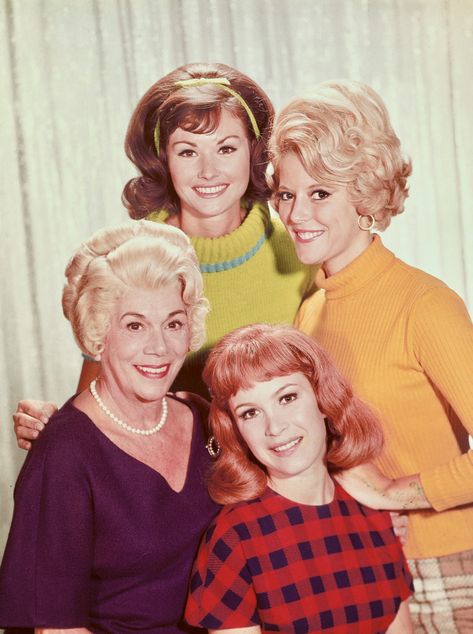 The Cast of "PETTICOAT JUNCTION"  Bea Benaderet, Lori Saunders, Linda Kaye Henning and Meredith MacRae 60s Haircut, 1960s Beauty, Meredith Macrae, Lori Saunders, Nostalgic Items, 60s Tv Shows, Petticoat Junction, Johnny Crawford, The Beverly Hillbillies