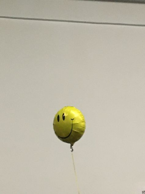 Smiley Face Balloon, Balloon Aesthetic, Smiley Face Aesthetic, Aesthetic Smile, Face C, Happy Faces, Face Aesthetic, Smiley Faces, Happy Face