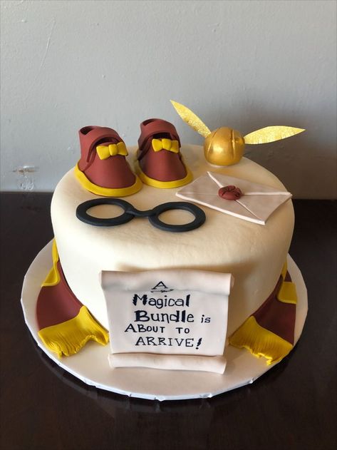 Harry Potter Baby Shower Cake, Harry Potter Gender Reveal, Harry Potter Cakes, Harry Potter Desserts, Harry Potter Baby Shower, Harry Potter Baby, Harry Potter Cake, Charcuterie Recipes, Accent Walls In Living Room