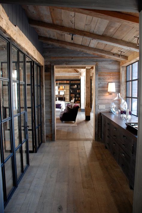 Sun Valley House — Forest Studio Log House Exterior, Whipstaff Manor, Mountain House Interior, Farmhouse Wall Decor Ideas, Forest Studio, House Forest, Valley House, Casa Interior, Log Cabin Interior