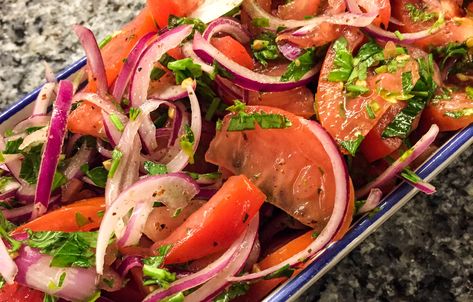 Chaldean Food, Tomato And Onion Salad, Eggplant Dishes, Tomato Season, Onion Salad, Summer Tomato, Turkish Style, Tomato Salad, Fresh Tomatoes