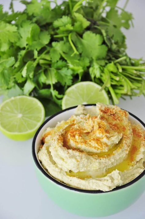 Cilantro Hummus Recipe, Hummus Recipe With Tahini, Cilantro Hummus, Best Hummus Recipe, Tahini Recipe, Hummus Dip, Diy Easy Recipes, Avocado Hummus, Cooking Club