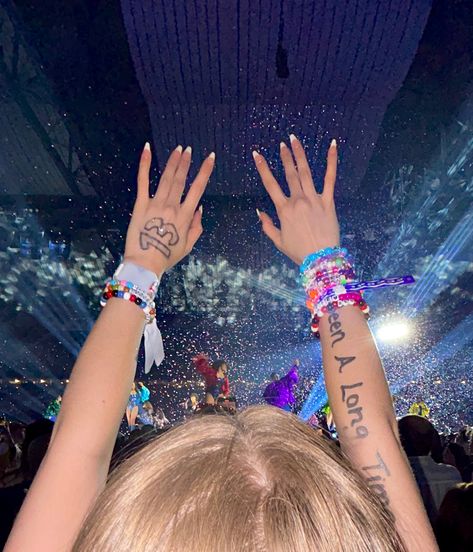 Eras Tour Indy, Eras Tour Lyrics On Arm, Ears Tour Aesthetic, Eras Tour Cute Pics, Eras Picture Ideas, Eras Tour Pictures Ideas, Pink Dress Eras Tour, Era Tour Aesthetic, Eras Tour Inspo Pics