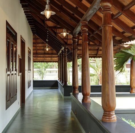 Traditional Sitout Designs, Indian Farmhouse Design, Kerala Village, Chettinad House, Kerala Traditional House, Indian House Exterior Design, Windows Design, Courtyard Ideas, Courtyard House Plans