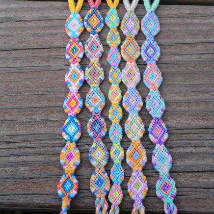 Chevron Friendship Bracelets, Cool Friendship Bracelets, String Bracelet Patterns, Friendship Bracelet Patterns Easy, Yarn Bracelets, Cute Friendship Bracelets, Friendship Bracelets Tutorial, Friendship Bracelets Designs, Bracelets Handmade Diy