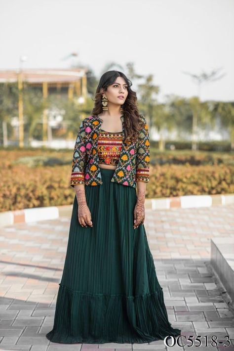 Lehenga Top, Embroidery Work Blouse, Georgette Lehenga, Green Lehenga, Net Lehenga, Indian Wedding Wear, Relaxed Outfit, Georgette Blouse, Designer Lehenga